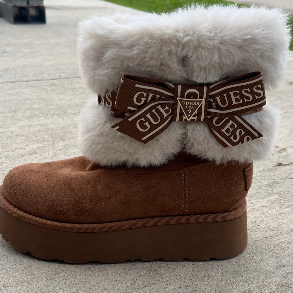 Guess Brown Boots with White Fur and Logo Bow